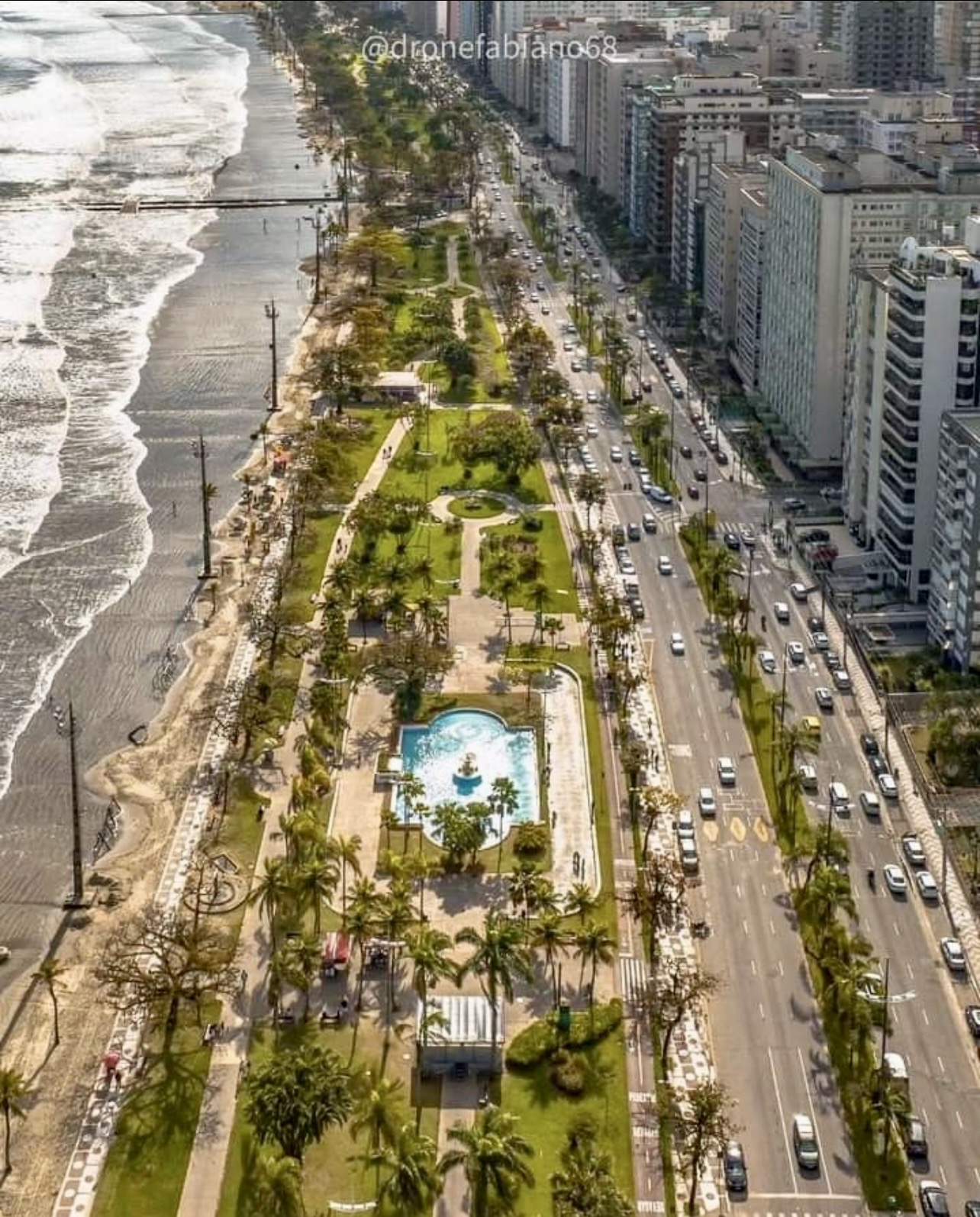 O maior jardim de praia do mundo é no Brasil em Santos Confira